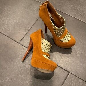 Tan and Gold Faux Suede Platform Heels by Story Brisa 6.5